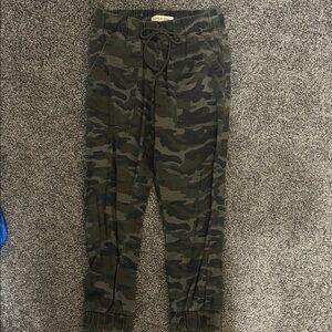 Cloth & Stone Camouflage Pants